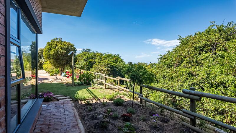 3 Bedroom Property for Sale in Outeniqua Strand Western Cape